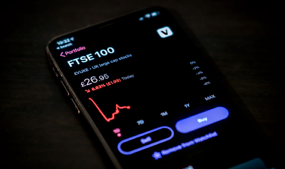 How to Invest in Apple Inc.? & Should You?