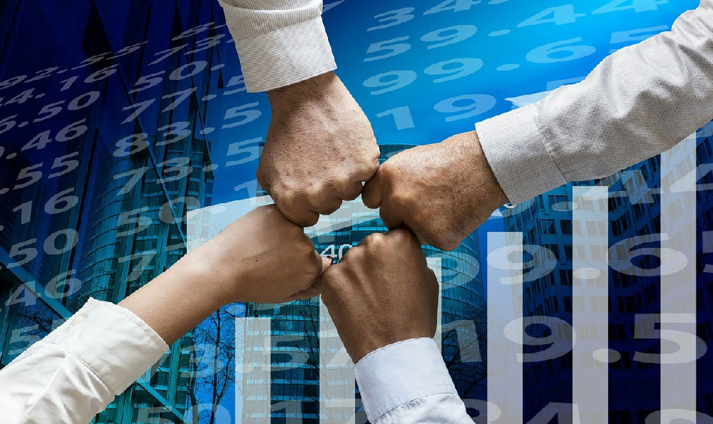 How do mobile apps generate revenue, and what are their monetization strategies?