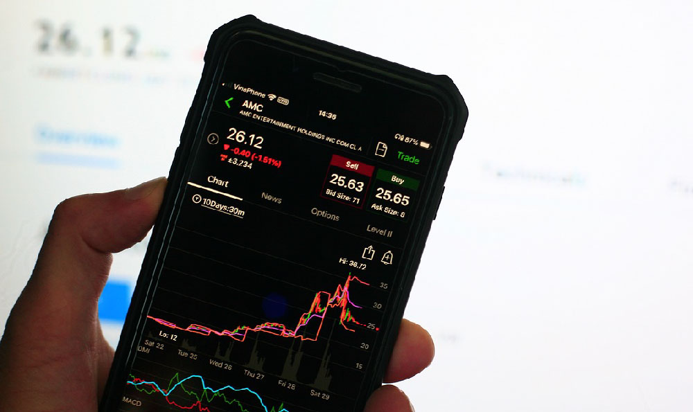 Struggling to Invest in Small Businesses? What's the Best Approach?