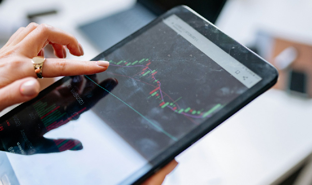 Investing with Charles Schwab: A Smart Move? How To Do It?