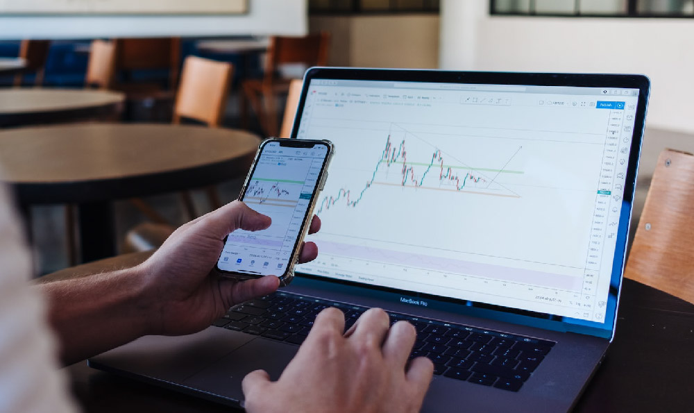 Investing in Bitcoin ETF: Is it Possible? Is it Wise?