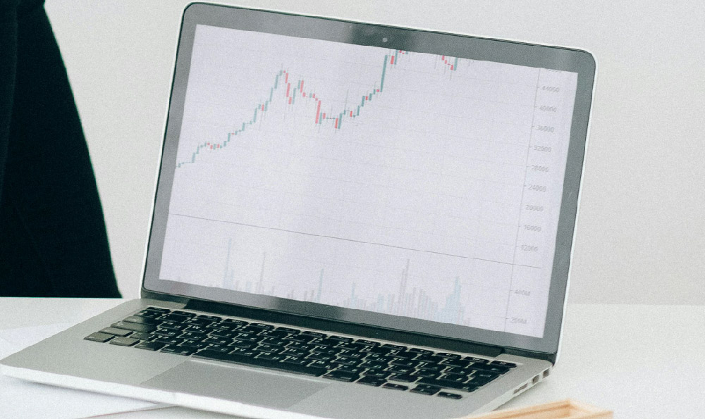 How does Khan Academy earn, and what are its revenue streams?

