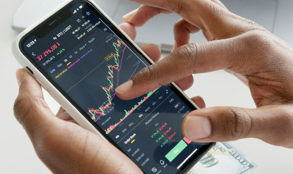 Investing in the Indian Share Market: Where to Start and Is it Right for You?