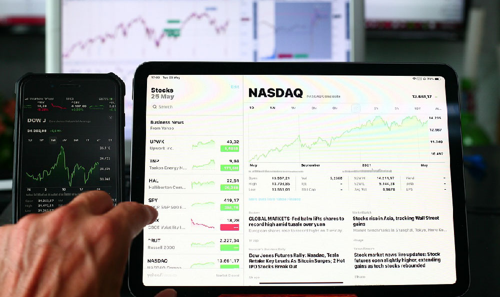 How to Invest in Apple: A Beginner's Guide? Is Investing in Apple Right for You?