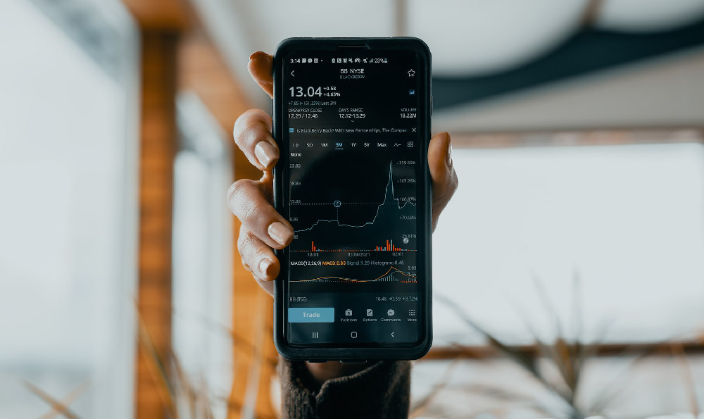 How to Invest Small: Where to Begin, What Are Risks?
